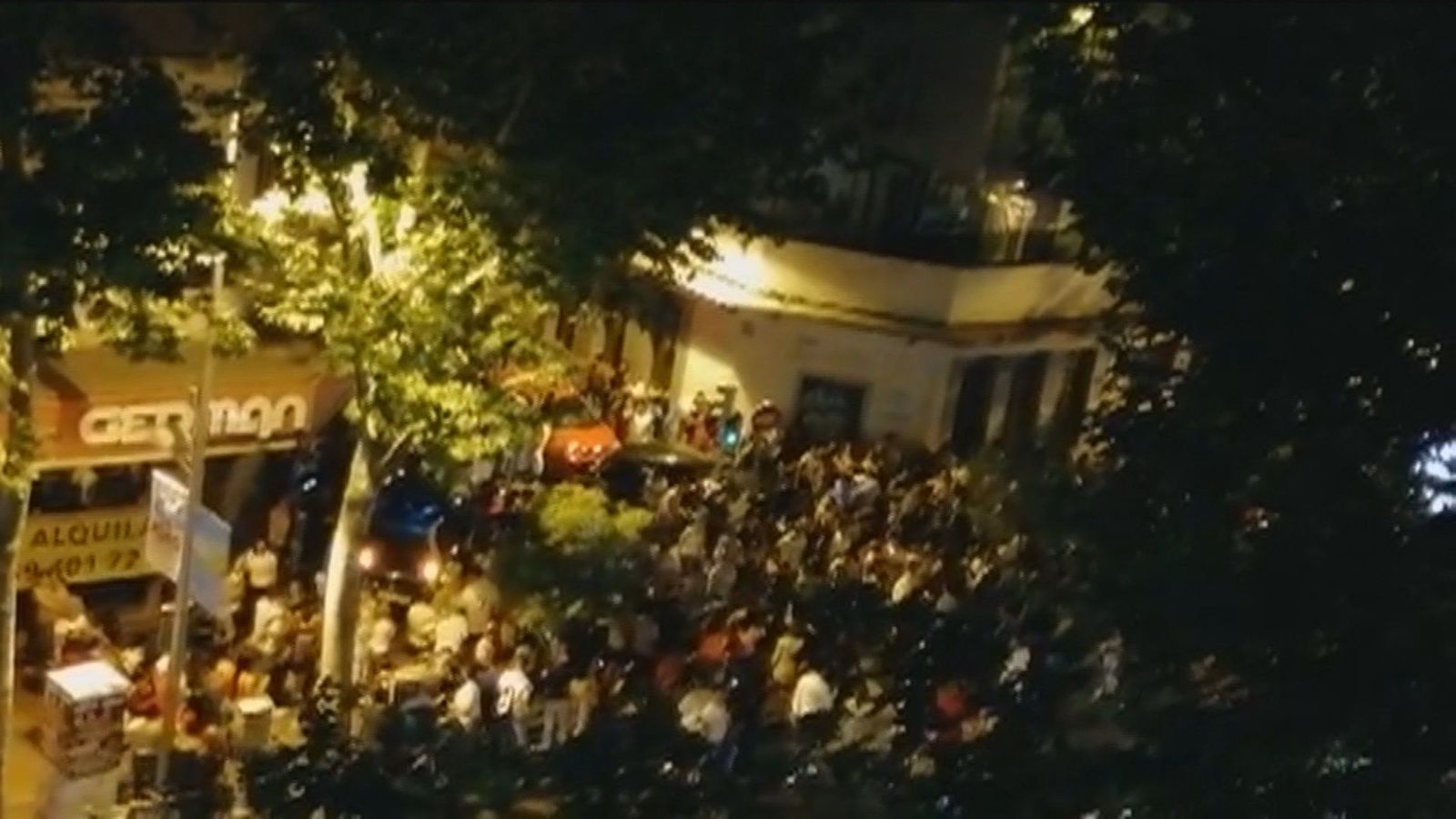 Fiesta rave en Bravo Murillo aprovechando que la policía estaba pendiente de la celebración en Cibeles