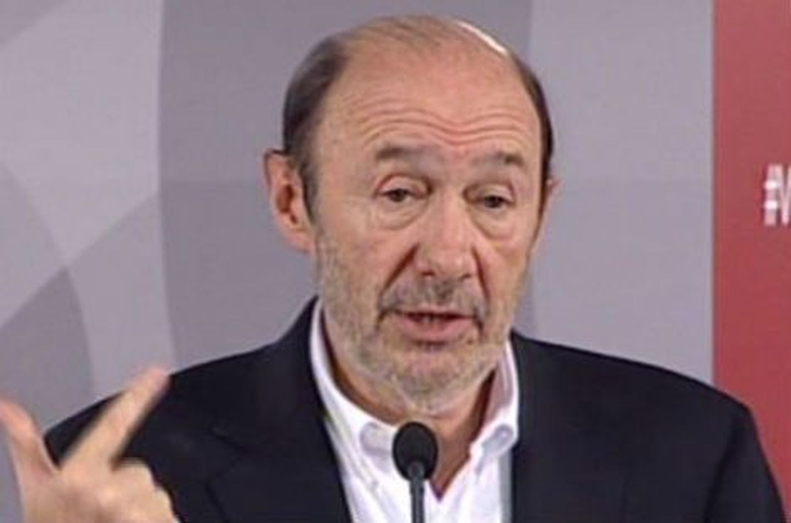 Rubalcaba propone crear un fondo de emergencia de mil millones para 2013