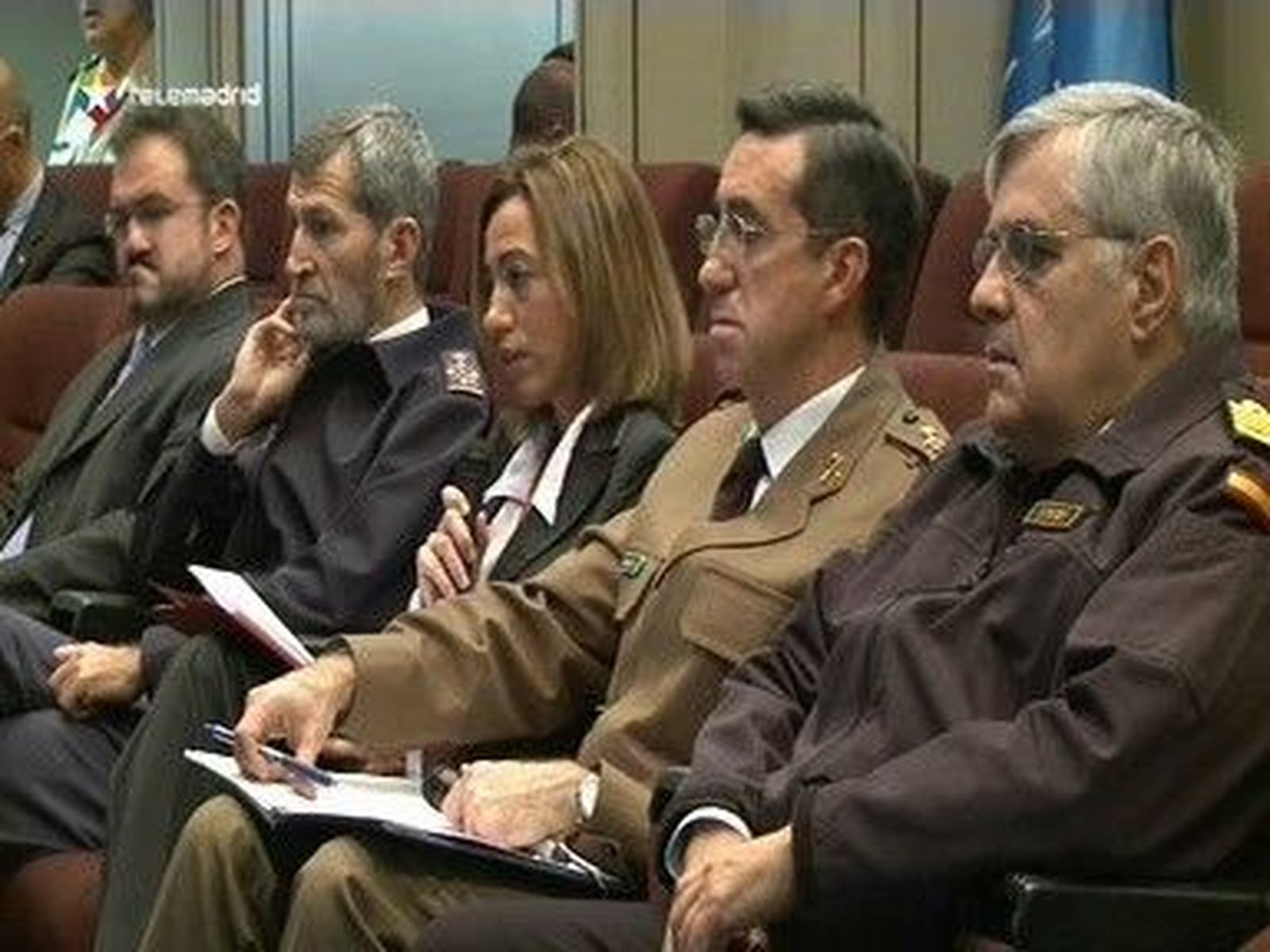 Chacón retira los F-18 de Libia