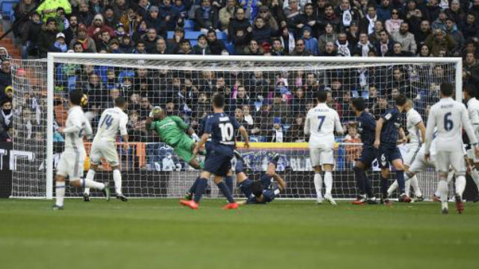 realmadrid-malaga2101.jpg