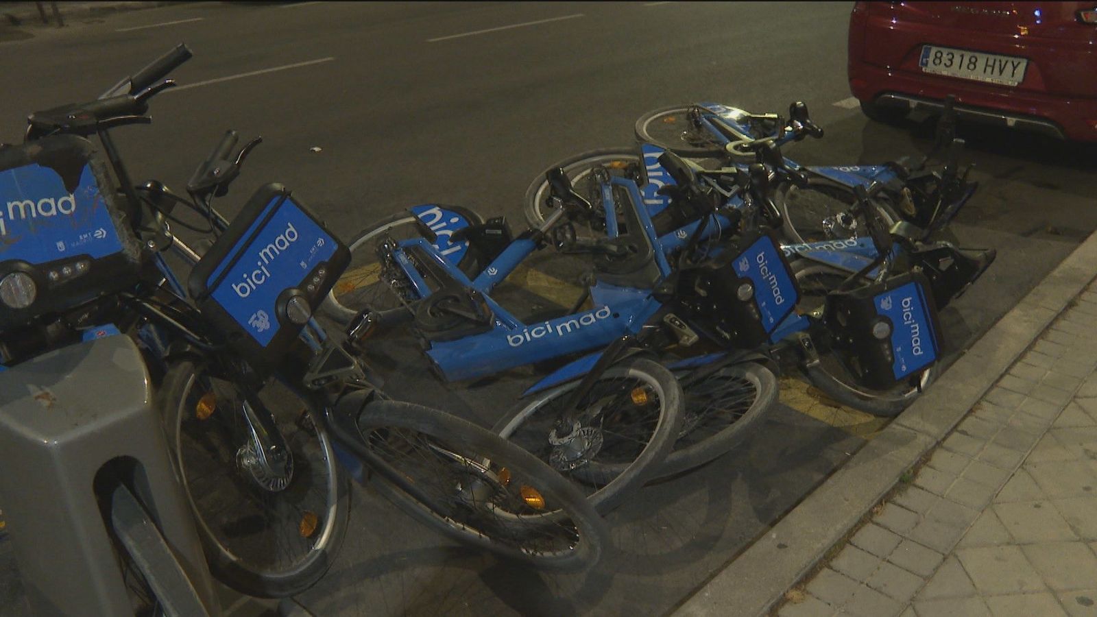Vecinos de Vicálvaro denuncian ruido y vandalismo en las bicis de Bicimad