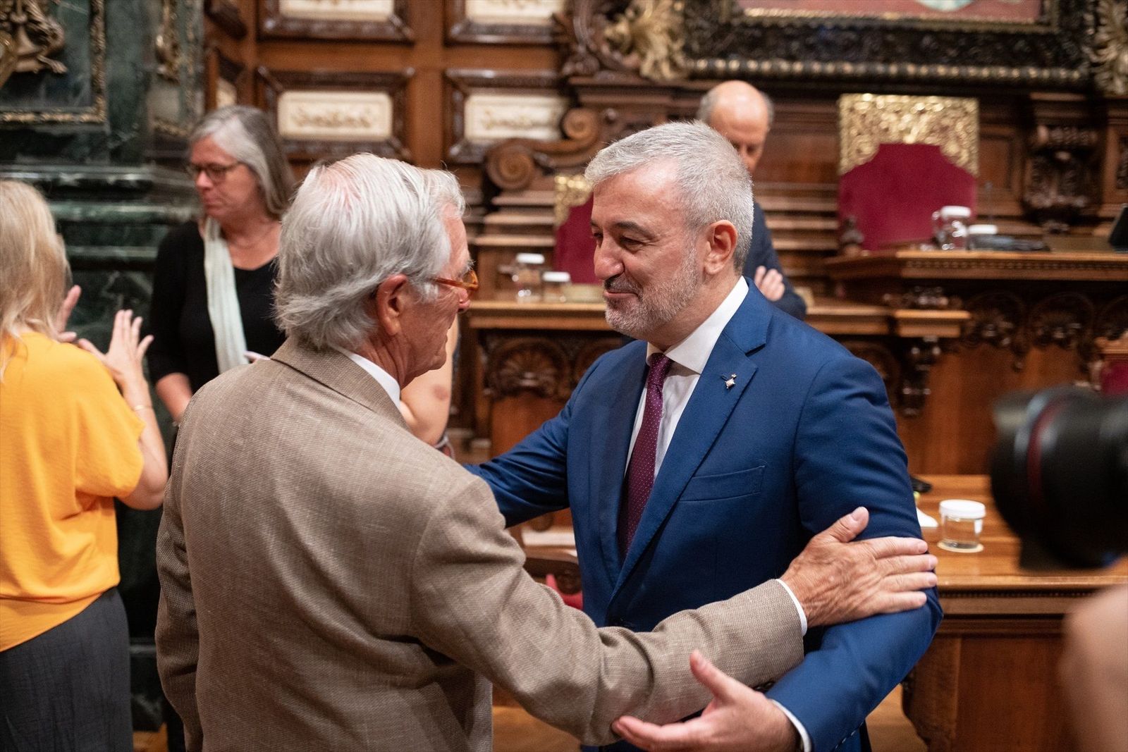PSC y Junts negocian una posible coalición de gobierno en el Ayuntamiento de Barcelona