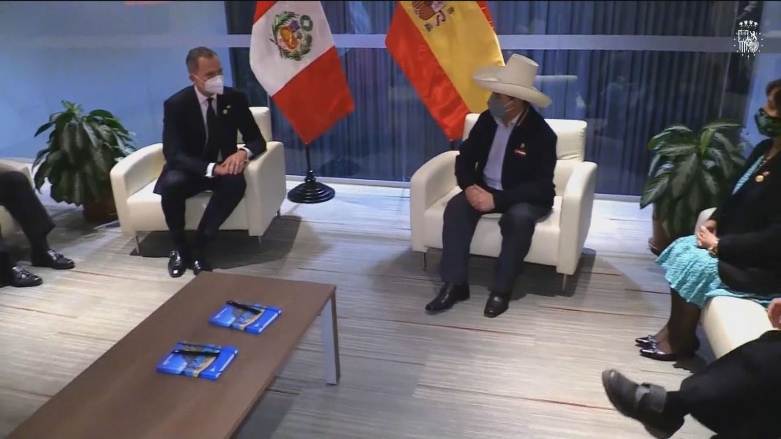 El Rey  con Pedro Castillo que hoy asumió la presidencia de Perú