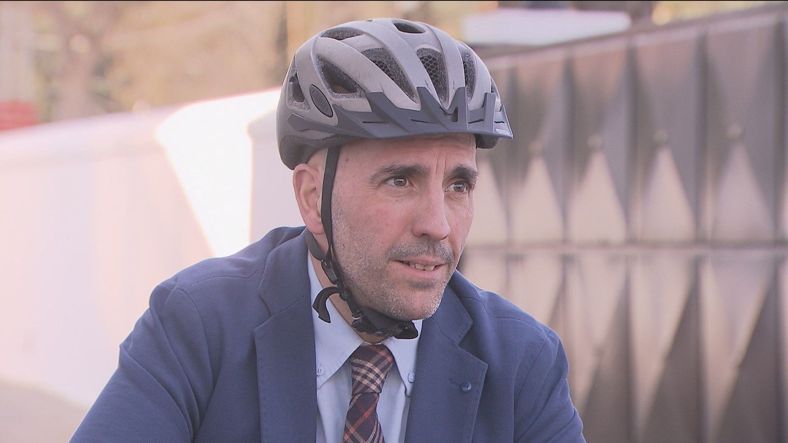 Se llama Jaime Novo y es el primer alcalde de la bicicleta de Madrid