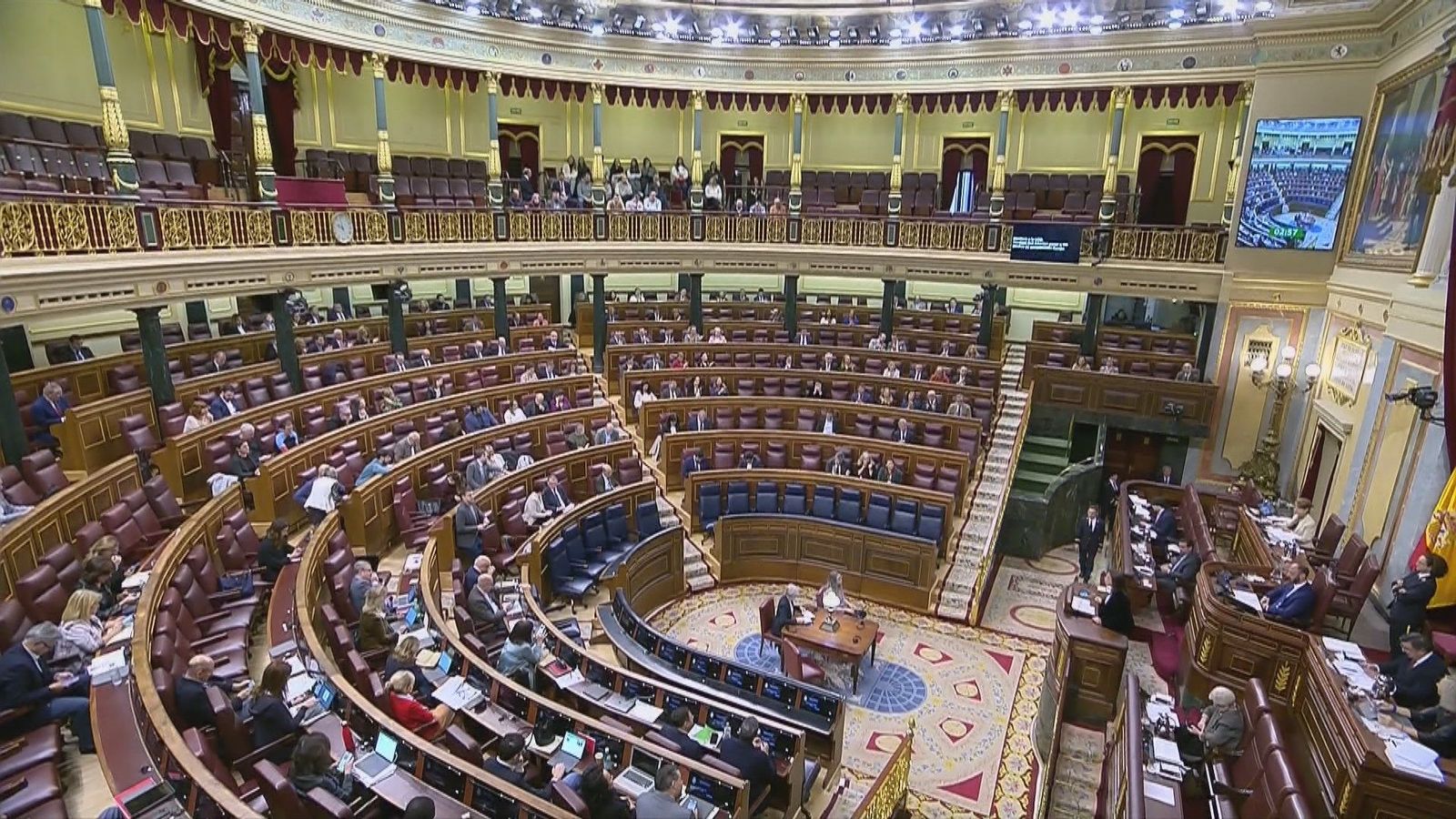 Una de cal y otra de arena para el Gobierno en la sesión del Congreso