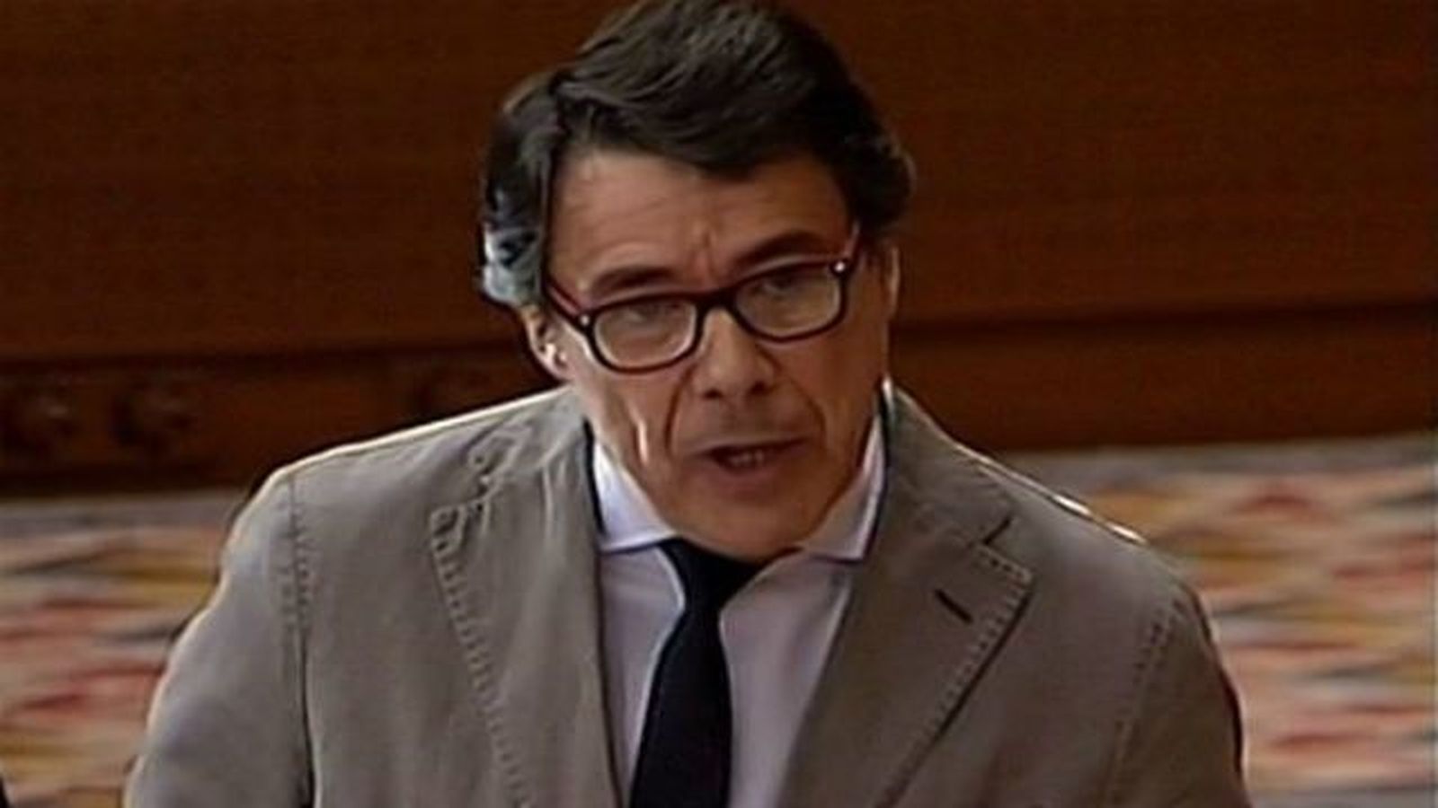 González anuncia la concesión de distinciones sanitarias a Teresa y sus cuidadores