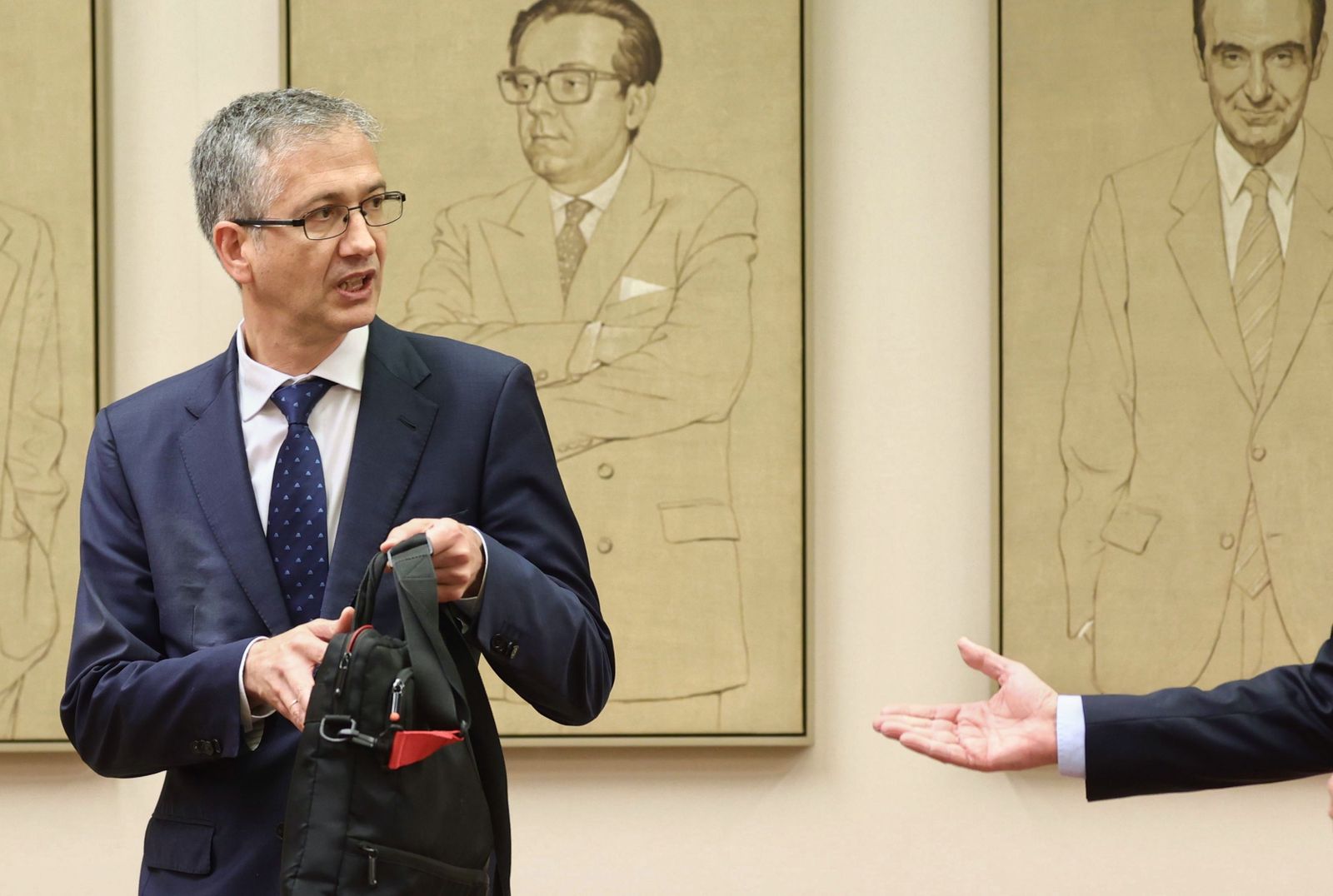 El Banco de España rechaza las presiones del Gobierno y publicará su revisión a la baja