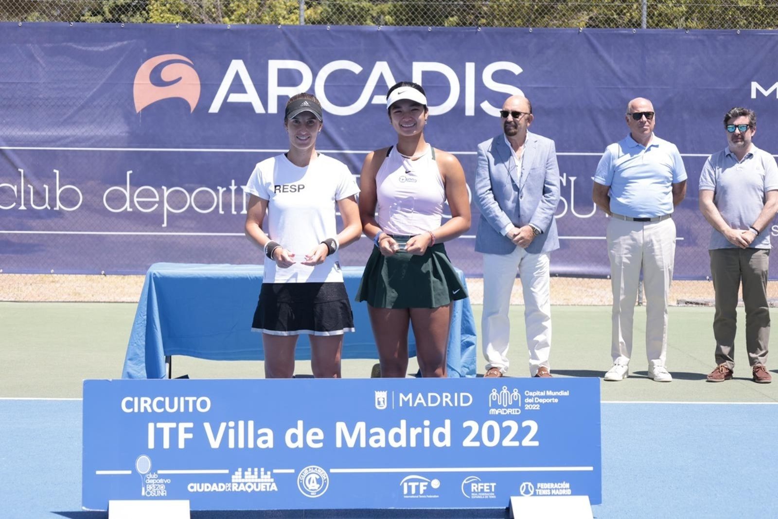 Marina Bassols y Alexandra Eala
