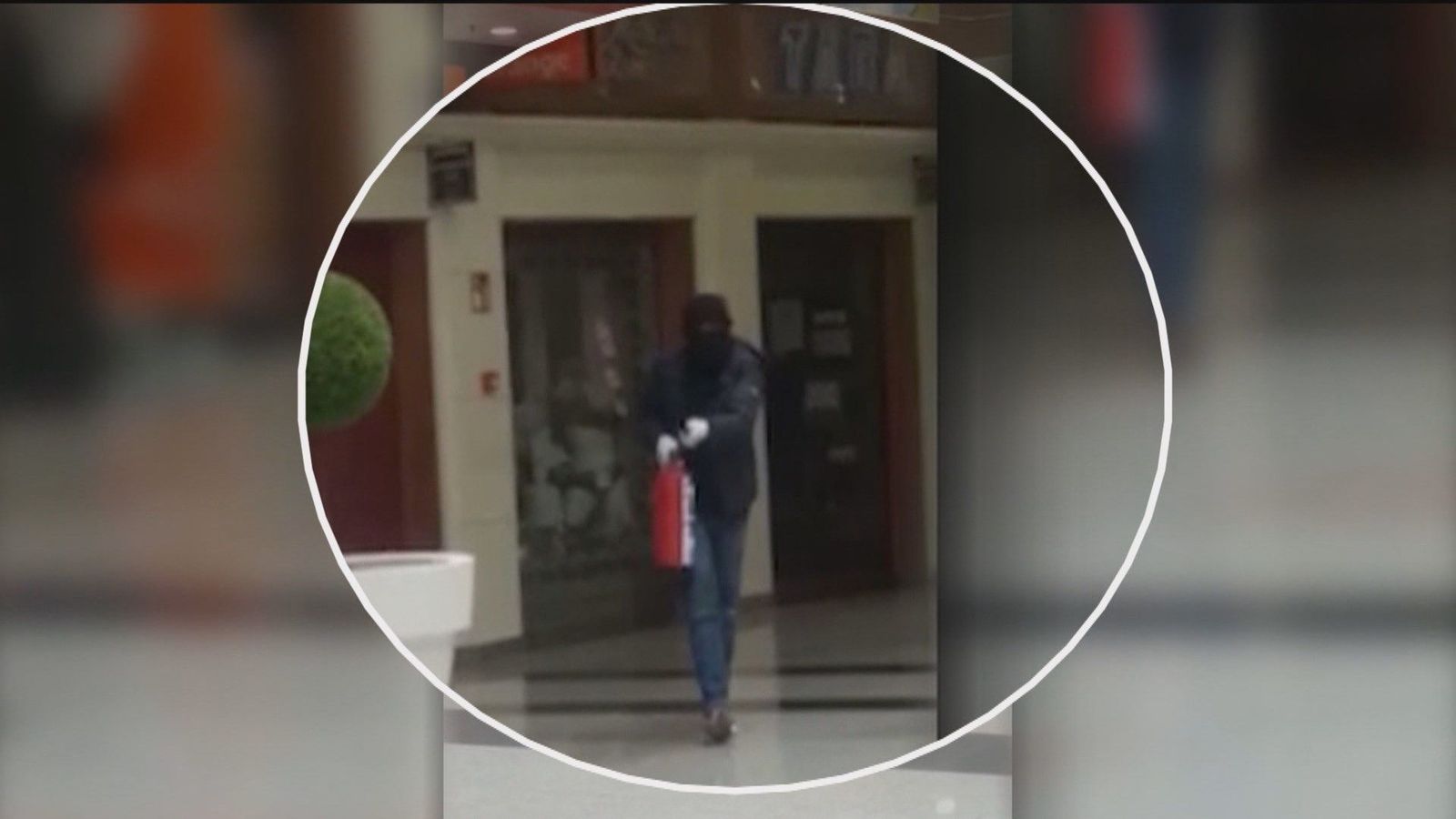 Imágenes en exclusiva del atraco a una joyería de La Gavia, en el Ensanche de Vallecas