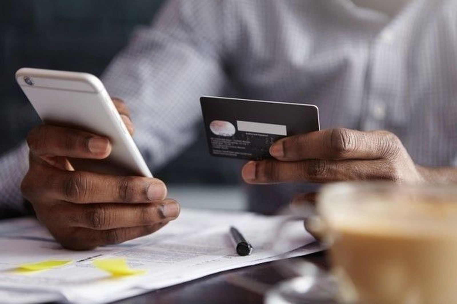 El volumen de los créditos 'revolving' se dispara un 17,6% ante la inflación disparada