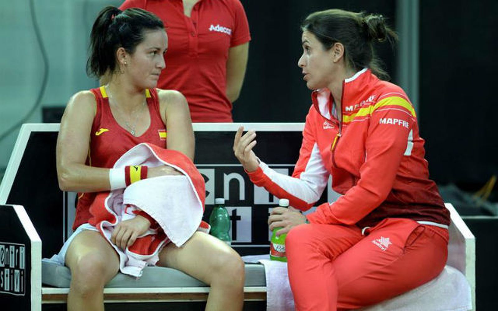 Lara Arruabarrena y Anabel Medina
