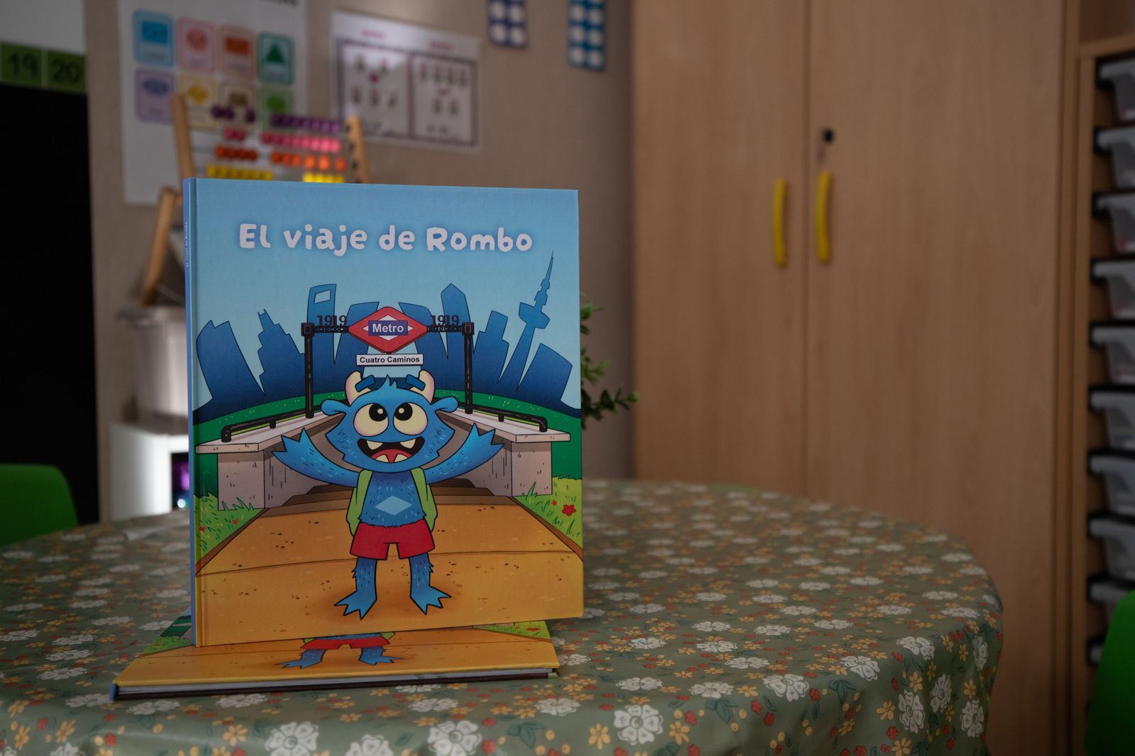 Rombo, el 'monstruo' del Metro para fomentar su uso entre los escolares