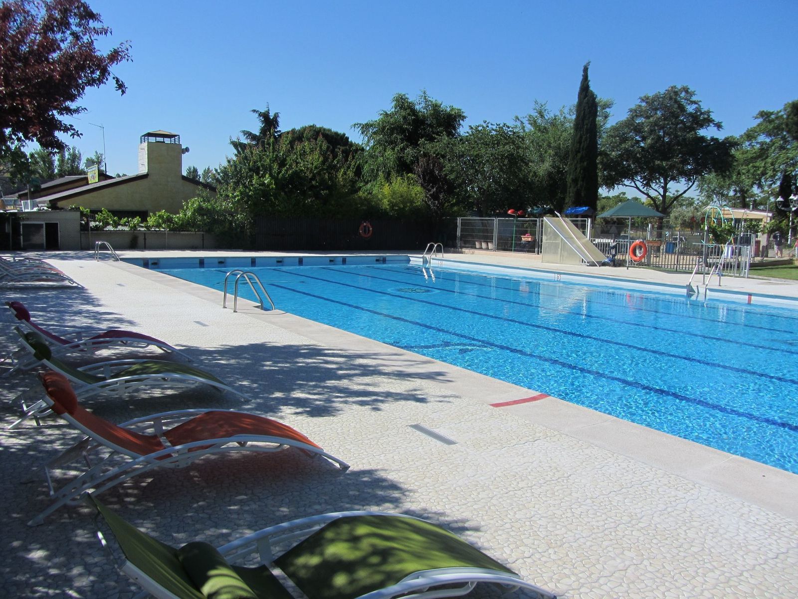 PISCINA