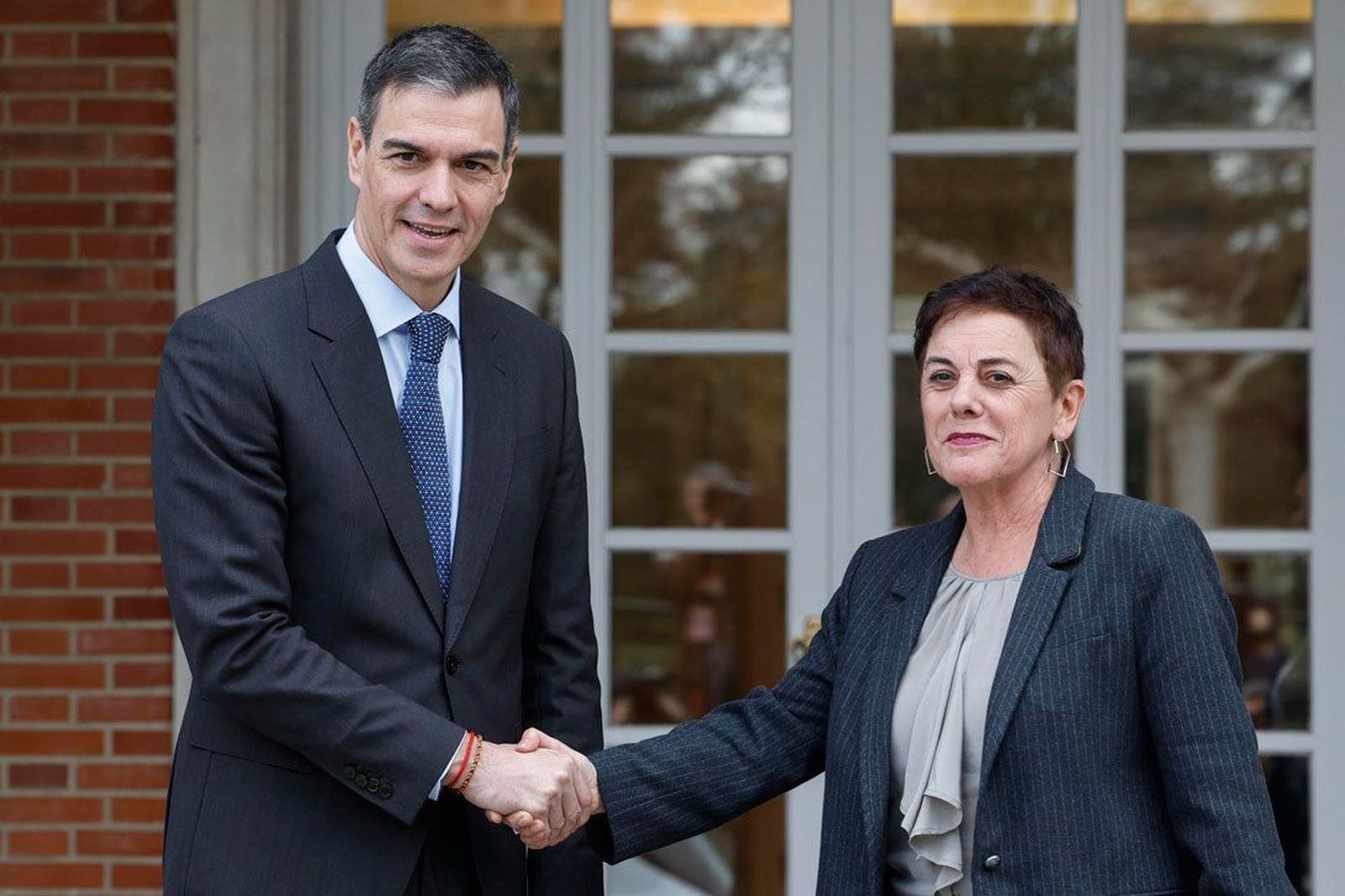 Bildu entra por primera vez en La Moncloa y Podemos lo hace con un 'No a la guerra'