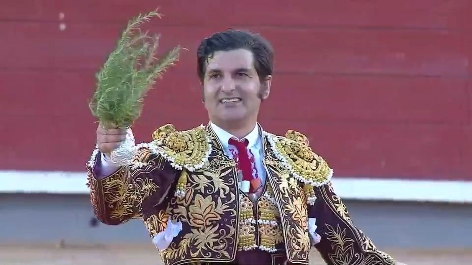 Morante firma una gran faena en la Feria de Albacete y corta dos orejas