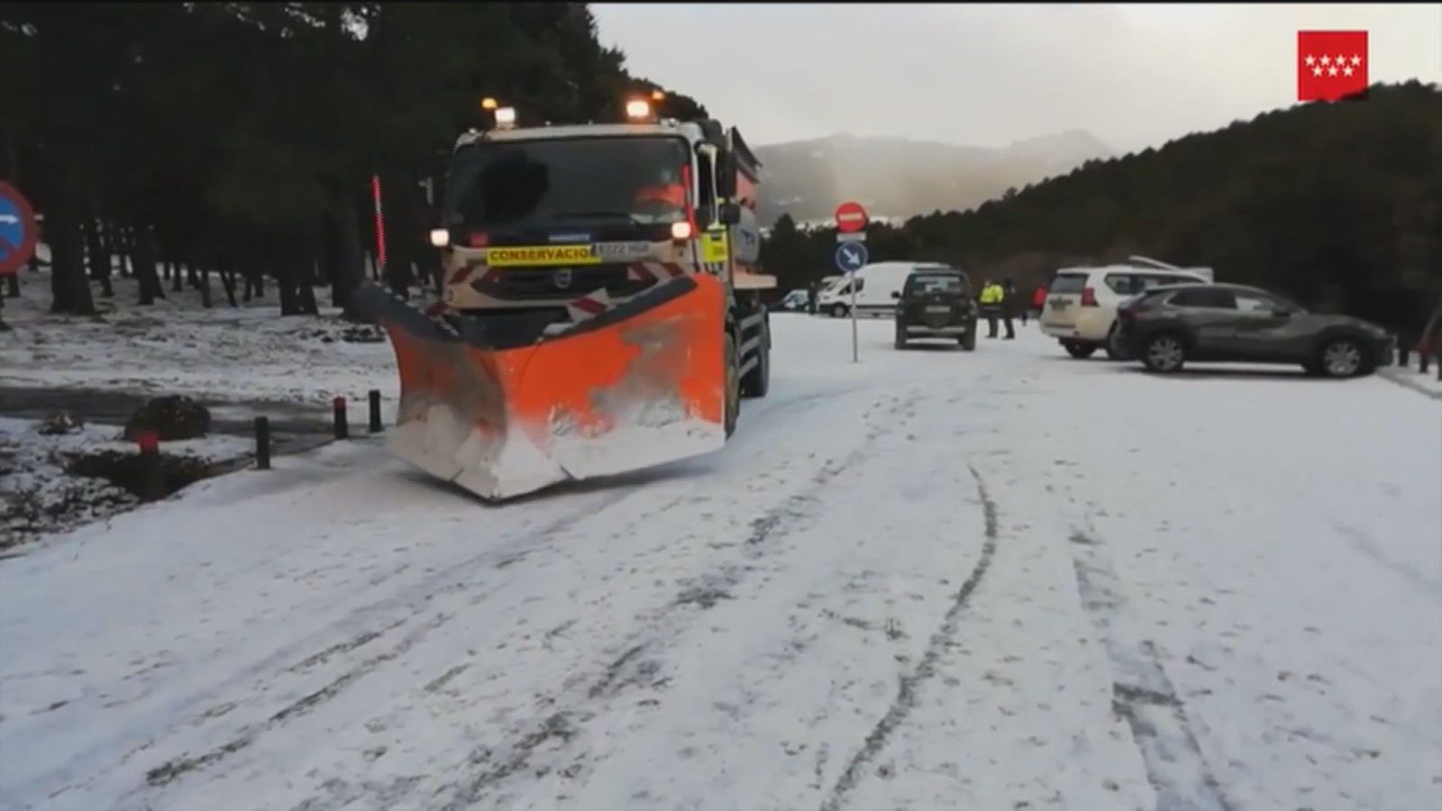 Prohibido el acceso de coches a la sierra de Madrid, cerrado Cotos y suspendidos los buses