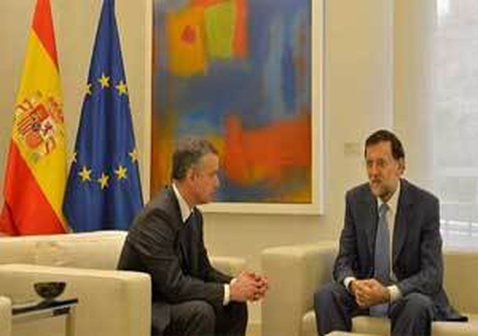 Urkullu insta a Rajoy a "seguir dando pedales" para lograr la desaparición de ETA