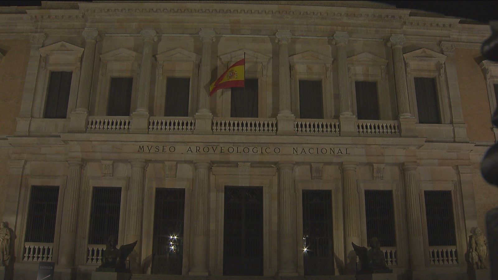 Luces y sombras en la primera noche de apagón en Madrid