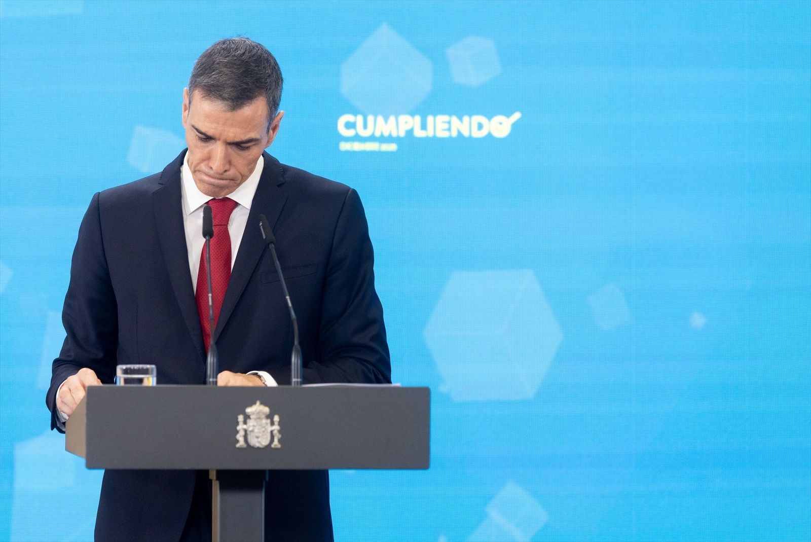 Acaba un 'annus horribilis' para Pedro Sánchez