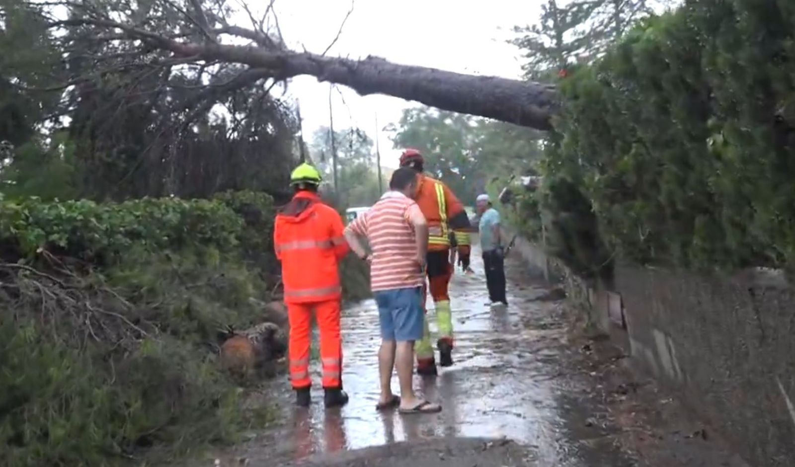 Reventones térmicos sorprenden a varias localidades españolas con fuertes vientos y lluvias