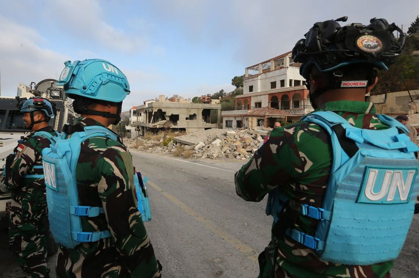 Un casco azul serbio muerto y dos españoles heridos en Líbano