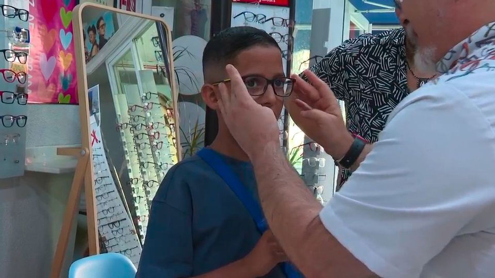 Revisión de la vista y gafas, si la necesitan, para los 3.000 niños saharauis que pasan el verano en España