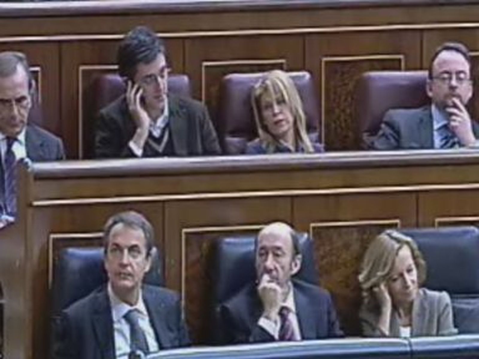 Se amplía el estado de alarma sin que comparezca Zapatero
