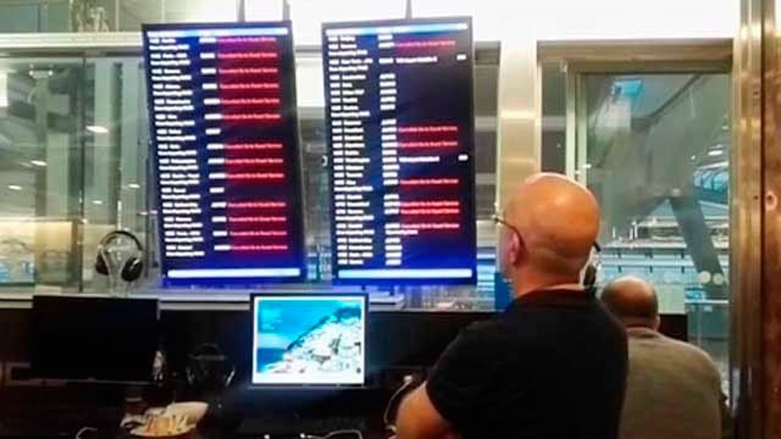 El temporal de nieve provoca múltiples cancelaciones de vuelos en Reino Unido, Bélgica y Holanda