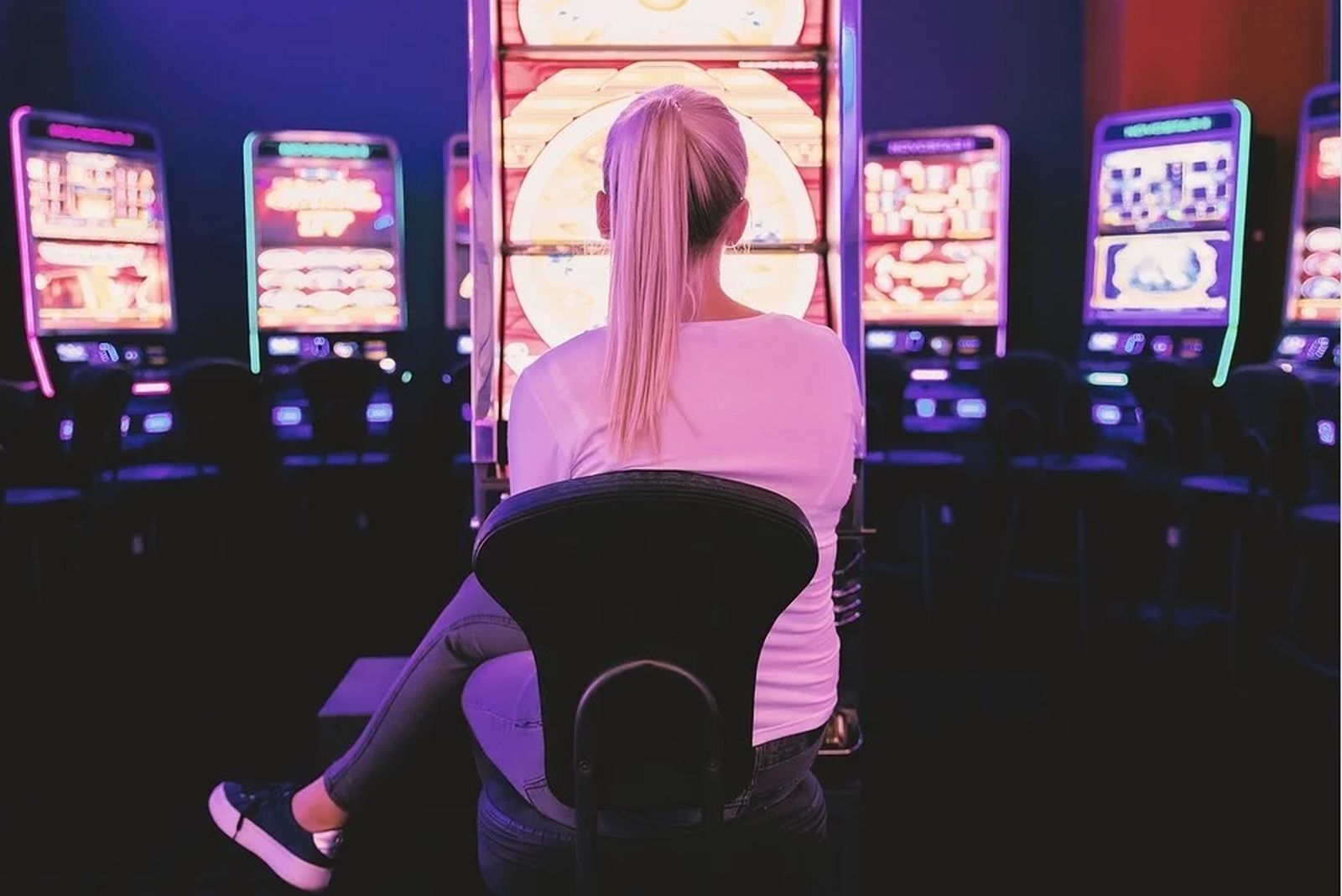 El negocio del juego mueve más de 22 millones de euros al día en España, sin contabilizar el gasto en loterías y máquinas tragaperras