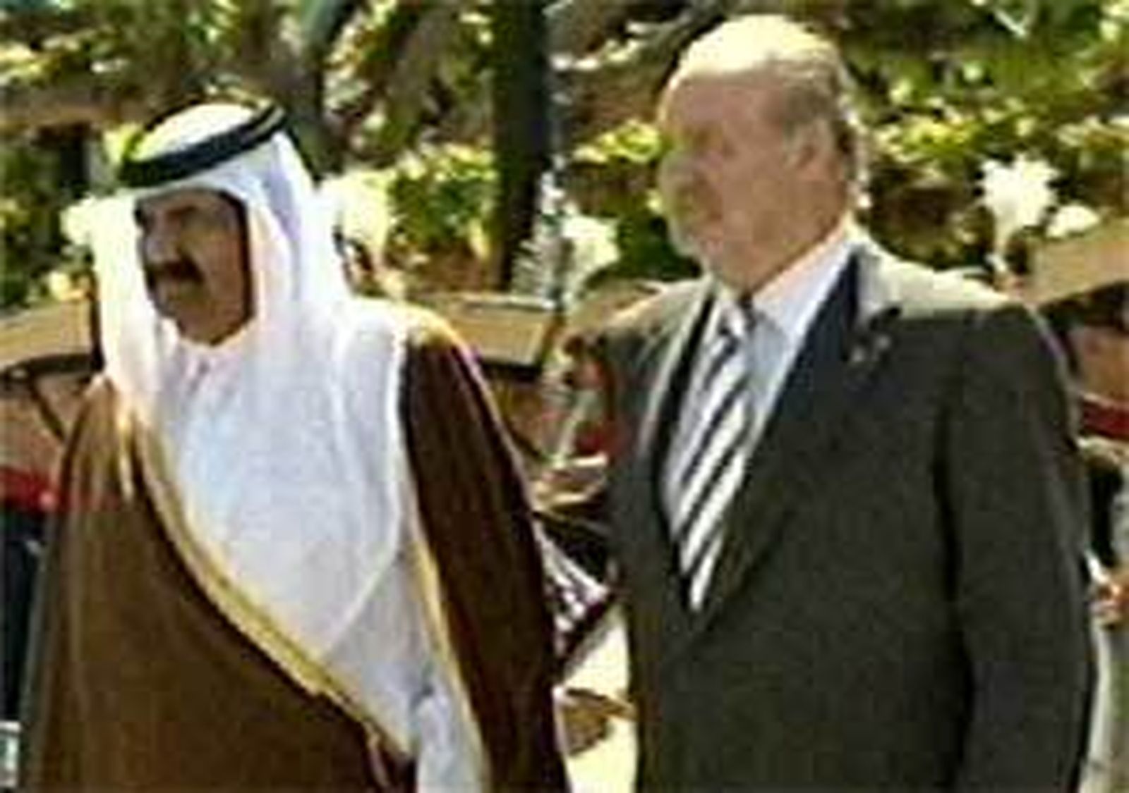 Los Reyes reciben al emir de Catar y su esposa en el inicio de su visita oficial