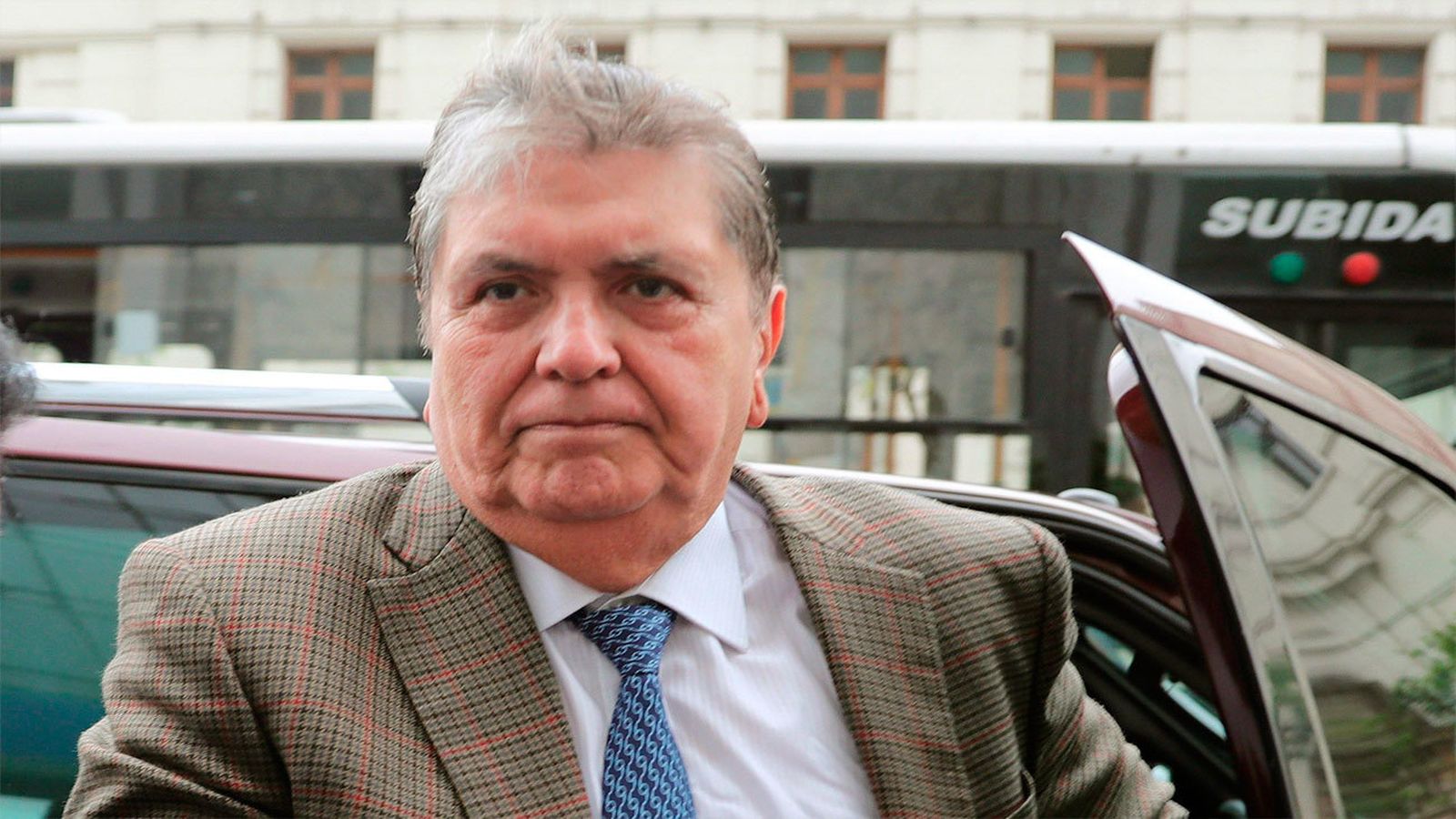 Alan García muere tras dispararse en la cabeza cuando iba a ser detenido