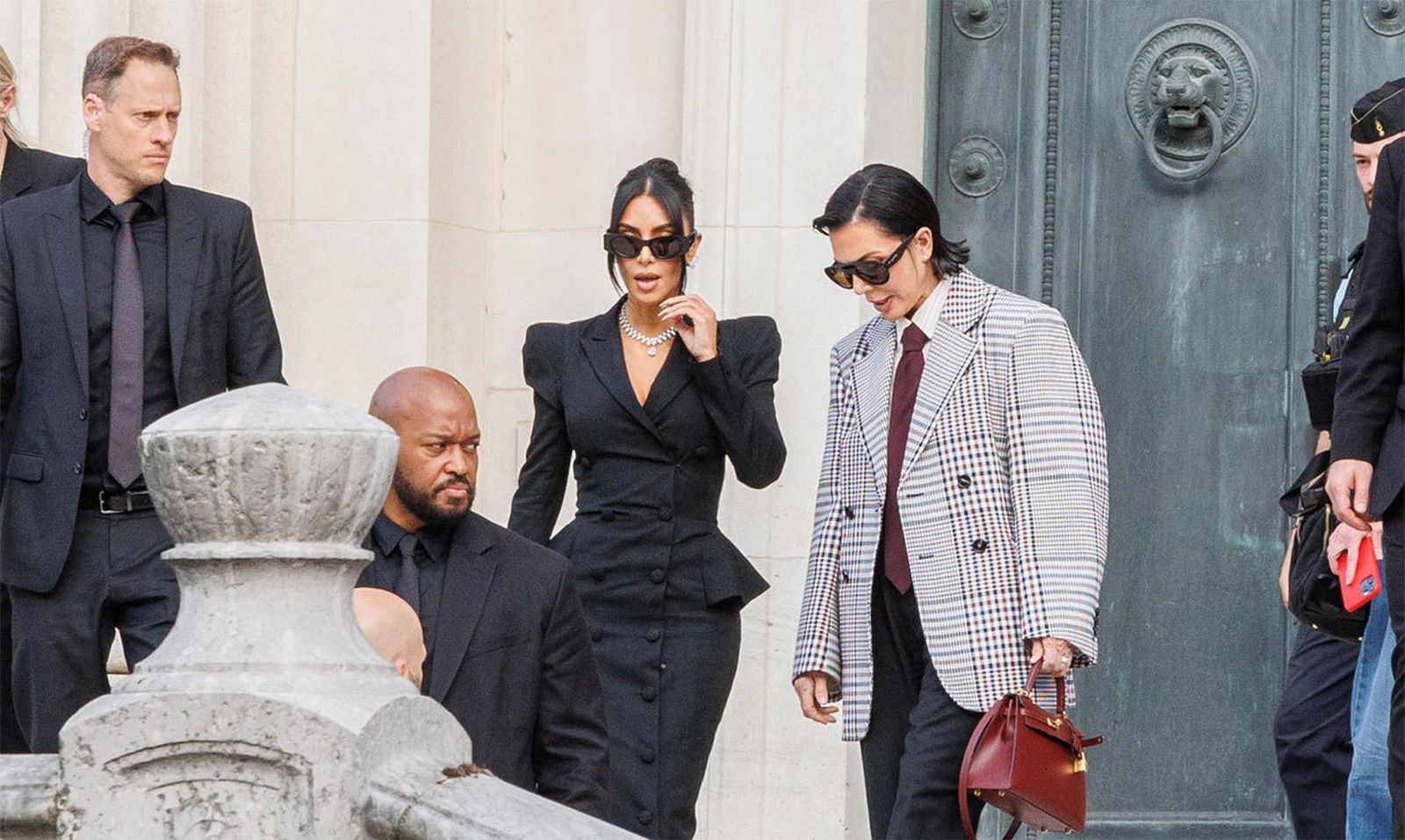 Kim Kardashian declara durante casi 5 horas en el juicio por el atraco que sufrió en París