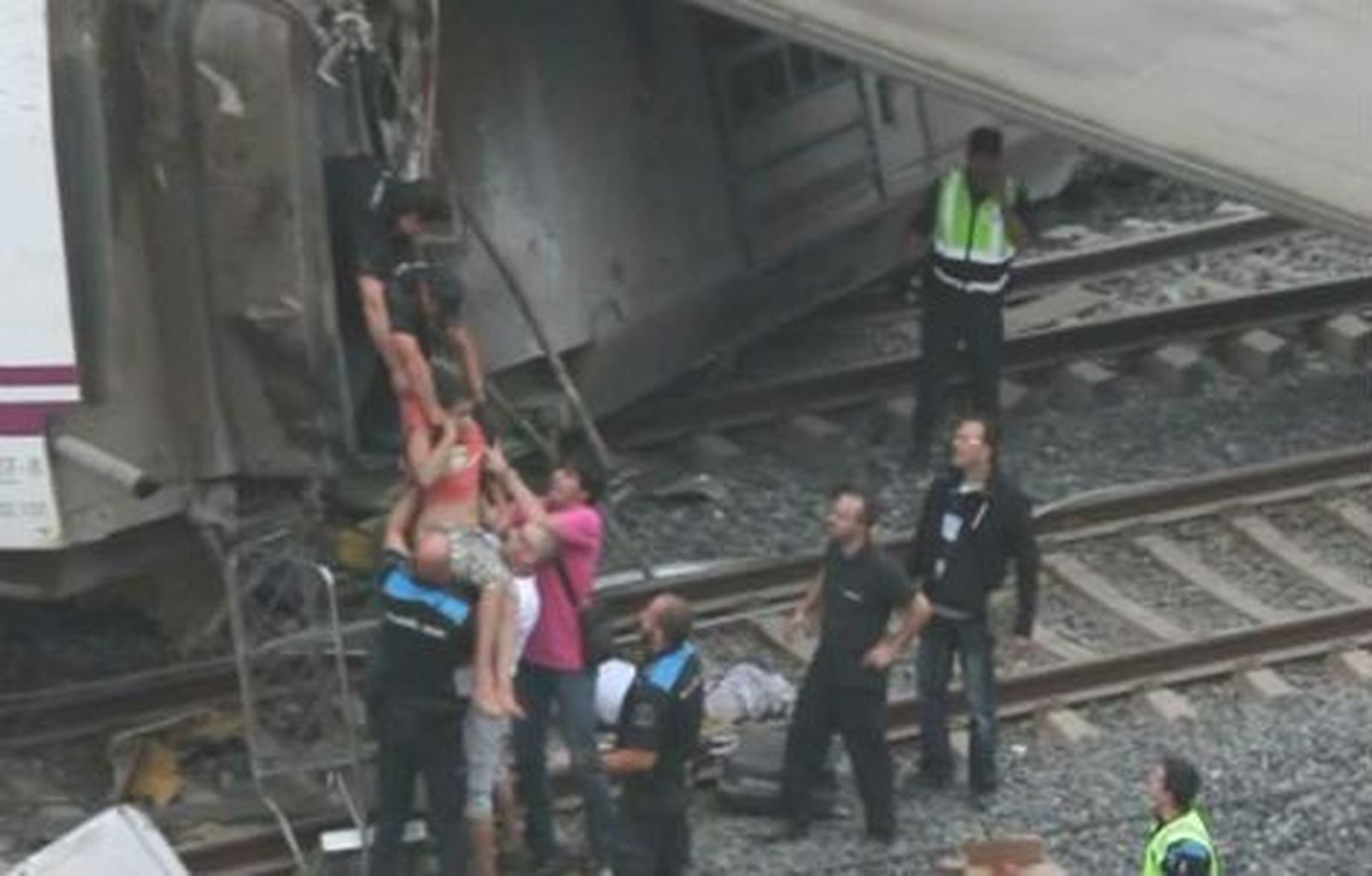 La catástrofe ferroviaria de Santiago deja 80 muertos y 35 heridos críticos