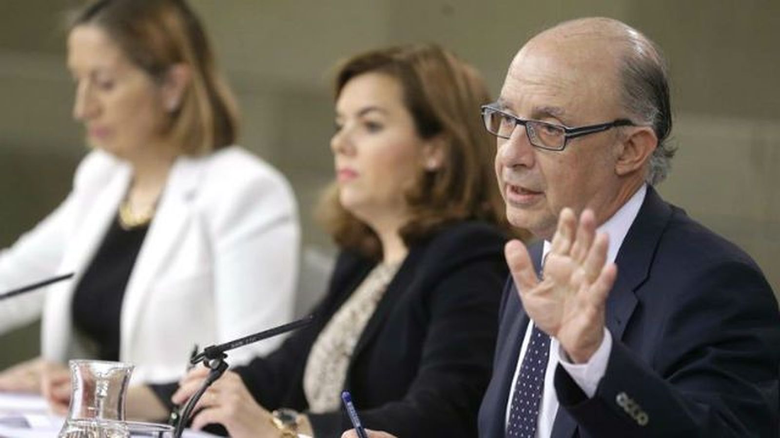 Montoro: La  ley se aplica a "todos" y "no entiende" de "color" ni "poder" político