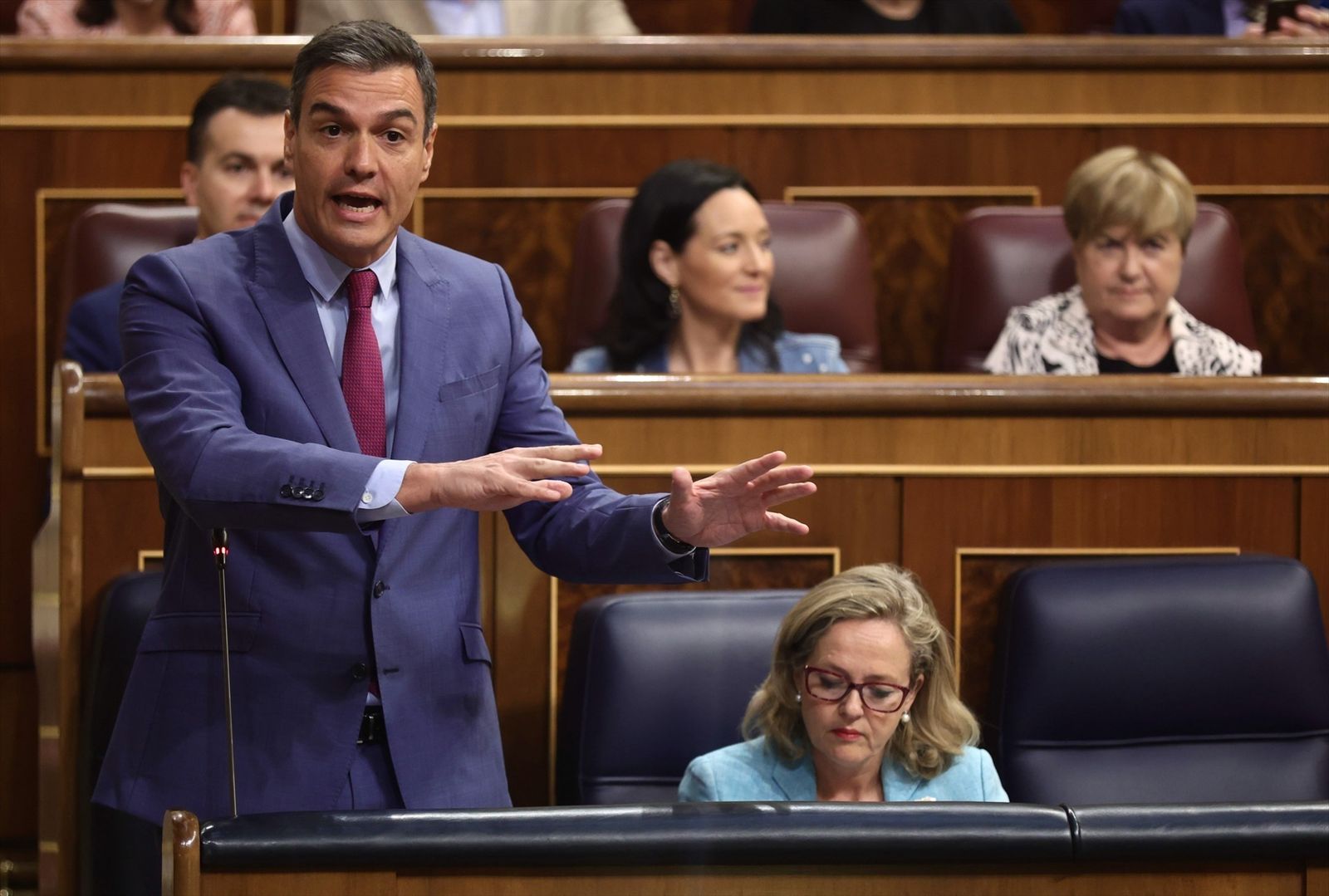 Históricos del PSOE firman un manifiesto contra la ley de memoria de Sánchez
