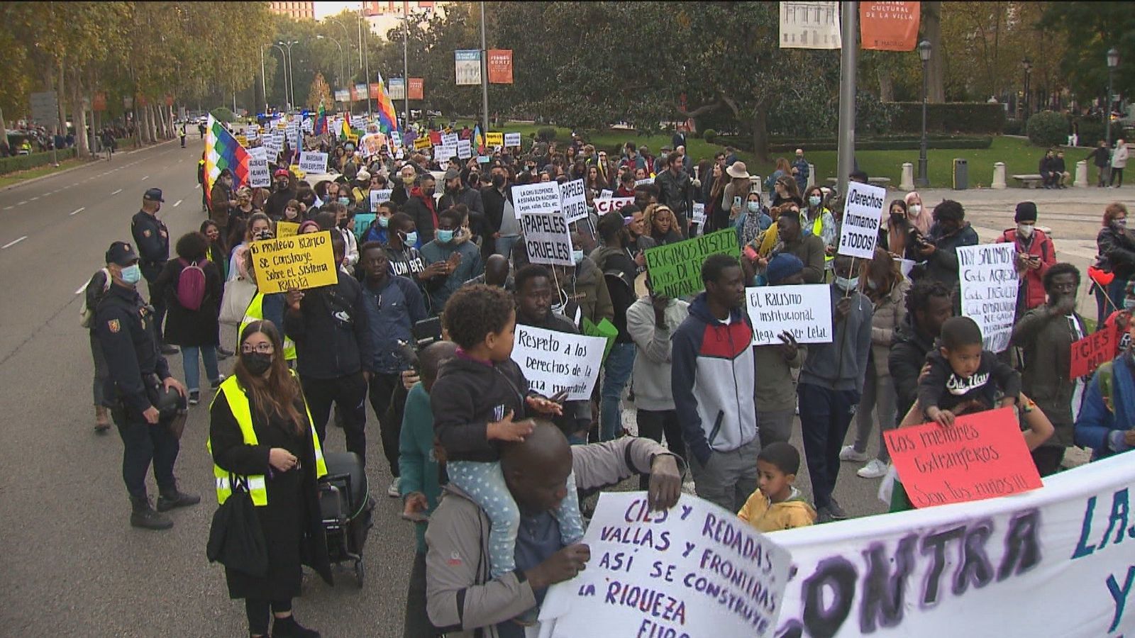 Manifestación en el centro de Madrid contra el "sistema racista"