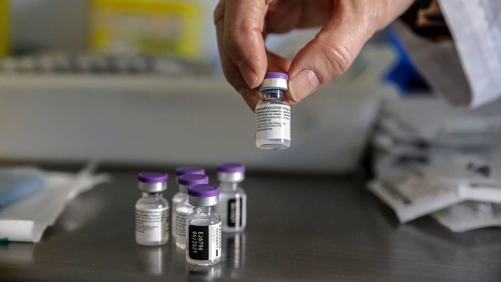 La UE podría dejar de comprar las vacunas de AstraZeneca y Janssen