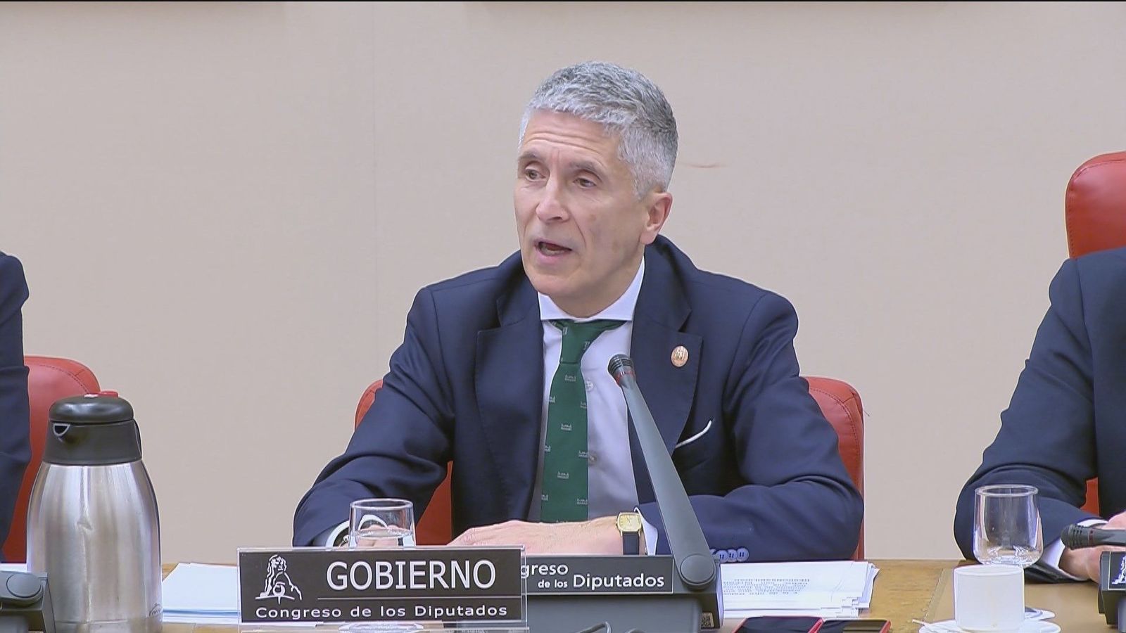 Marlaska acusa al PP de dar "carpetazo" al 'caso Cuarteles' y este de “denigrar” a la Guardia Civil para “tapar” al ‘Tito Berni’
