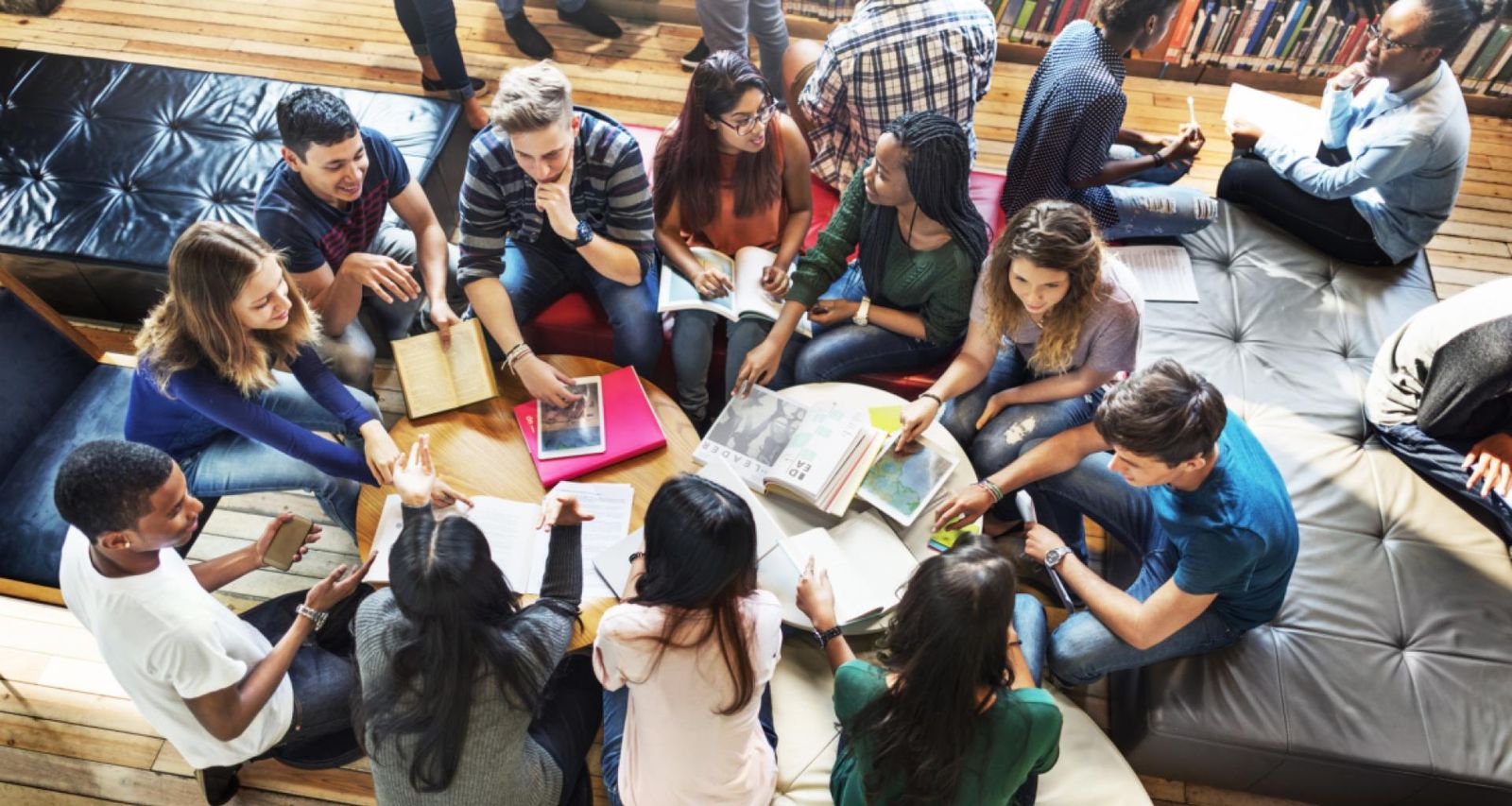 La Comunidad abre el plazo de solicitud de ayudas para estudios en el extranjero