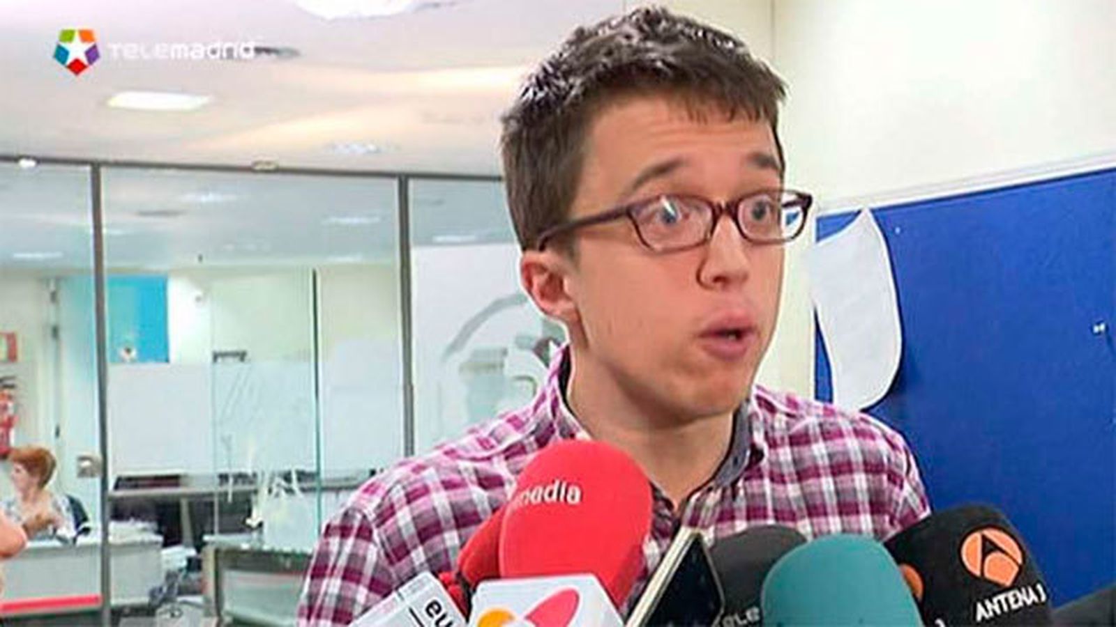 Errejón califica el pacto de "indignidad" y pide mantenerse "firme" en el "no"