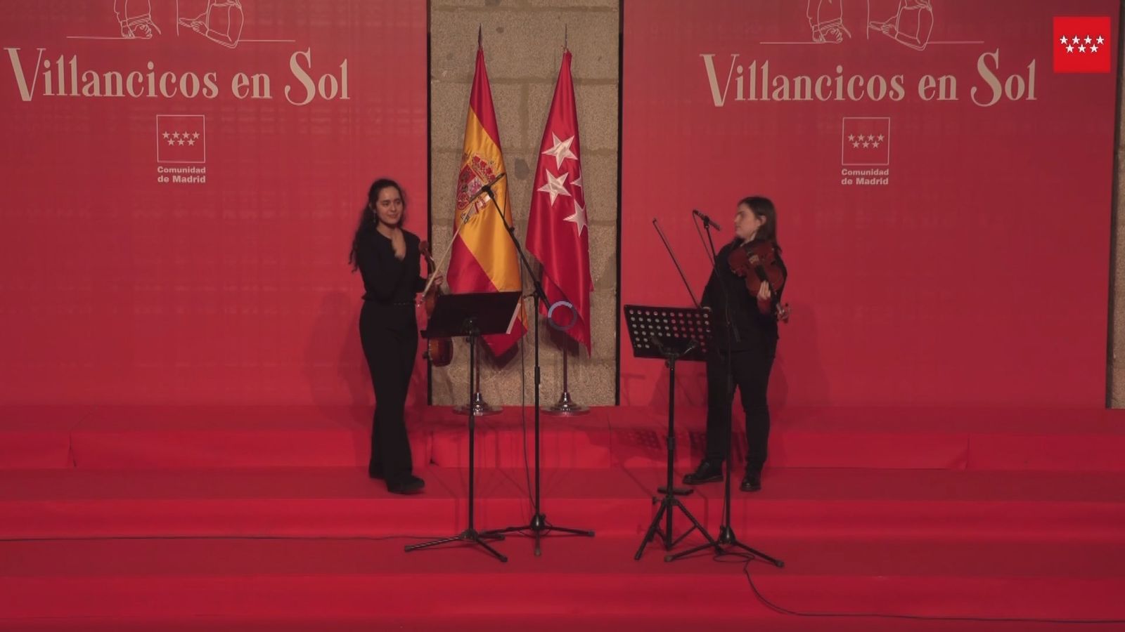 El 'Dúo Estrella' interpreta villancicos en la Real Casa de Correos