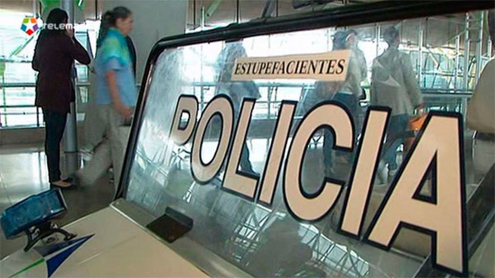 Policia en Barajas