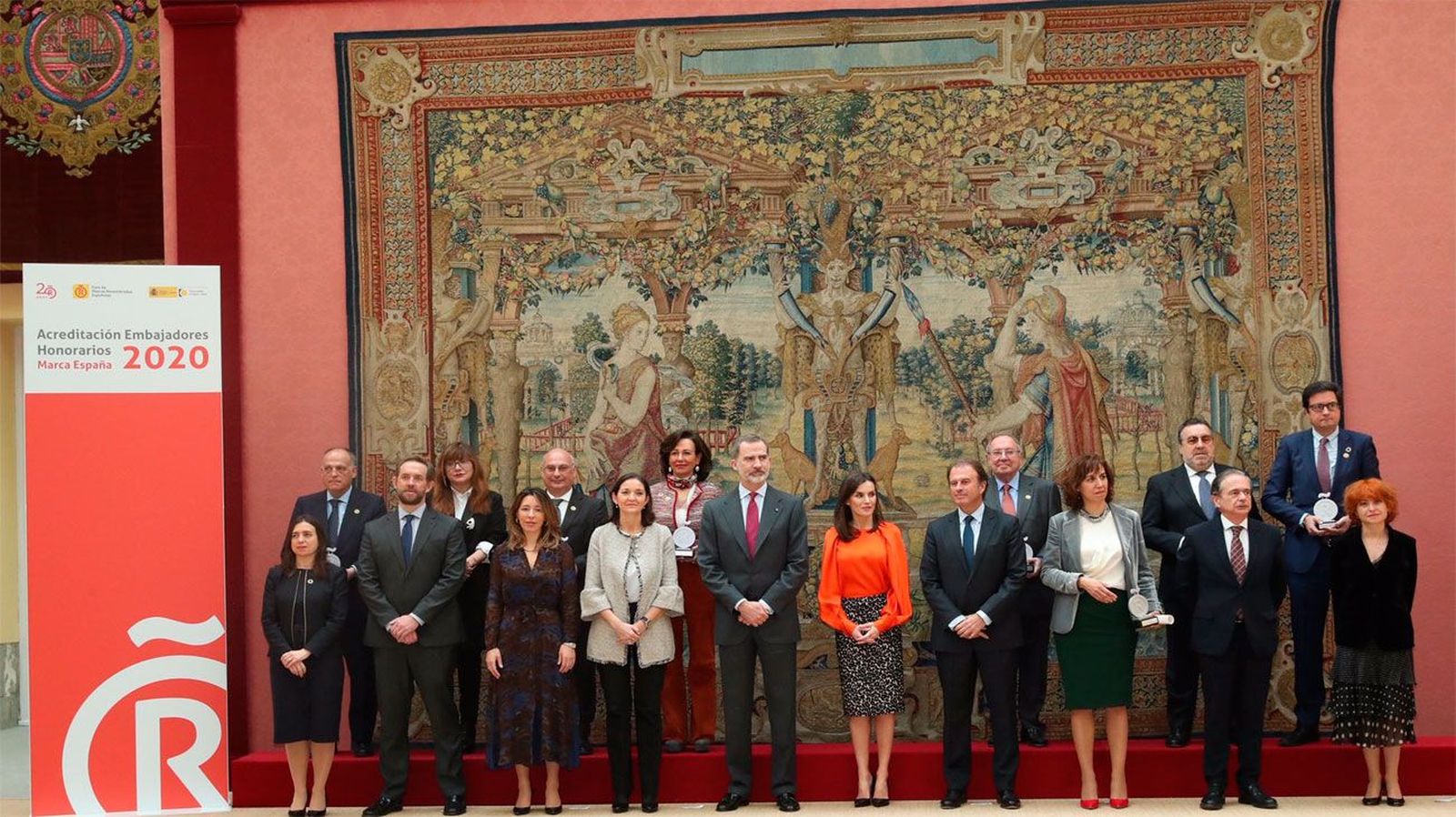 El Rey anima a mostrar los valores y el potencial del país