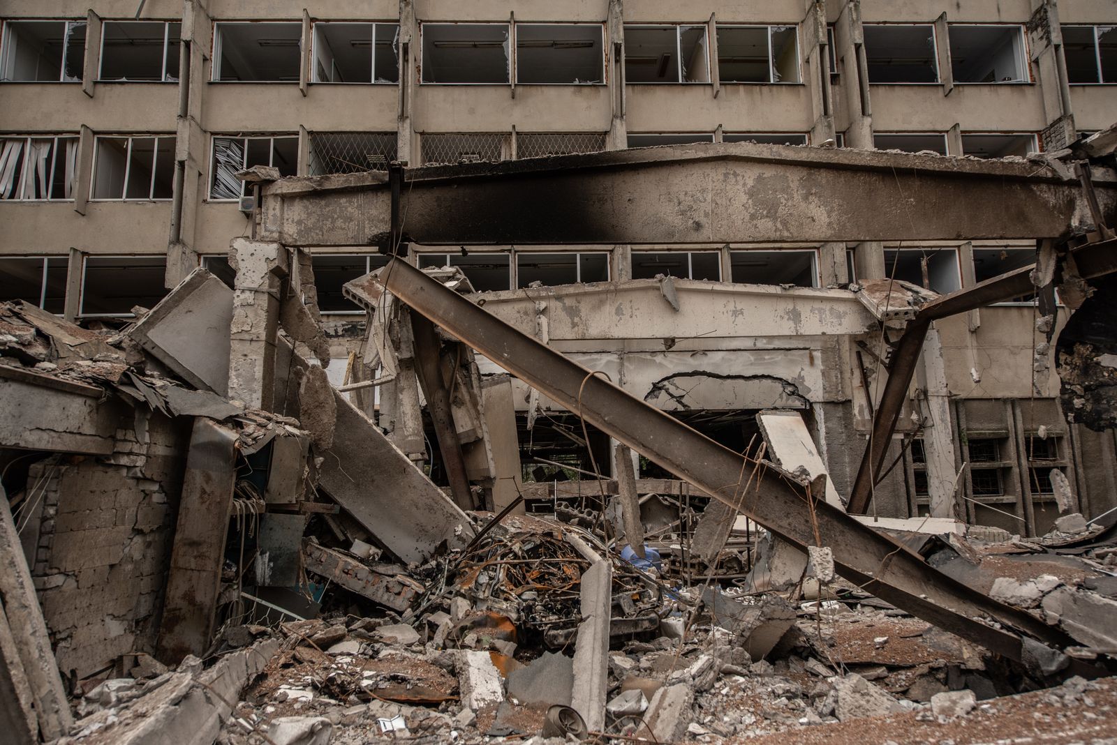 Un edificio universitario destruido por un bombardeo ruso en Mykolaiv