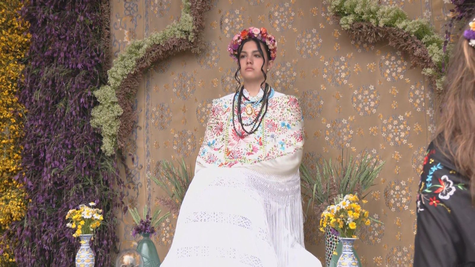 Asistimos a la preparación de ‘La Maya’ en Colmenar Viejo