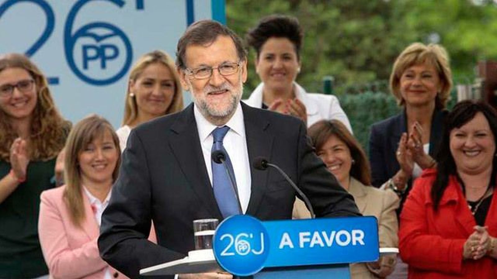 Rajoy avisa de que PSOE y Ciudadanos no sumarán y por eso necesitan a Podemos
