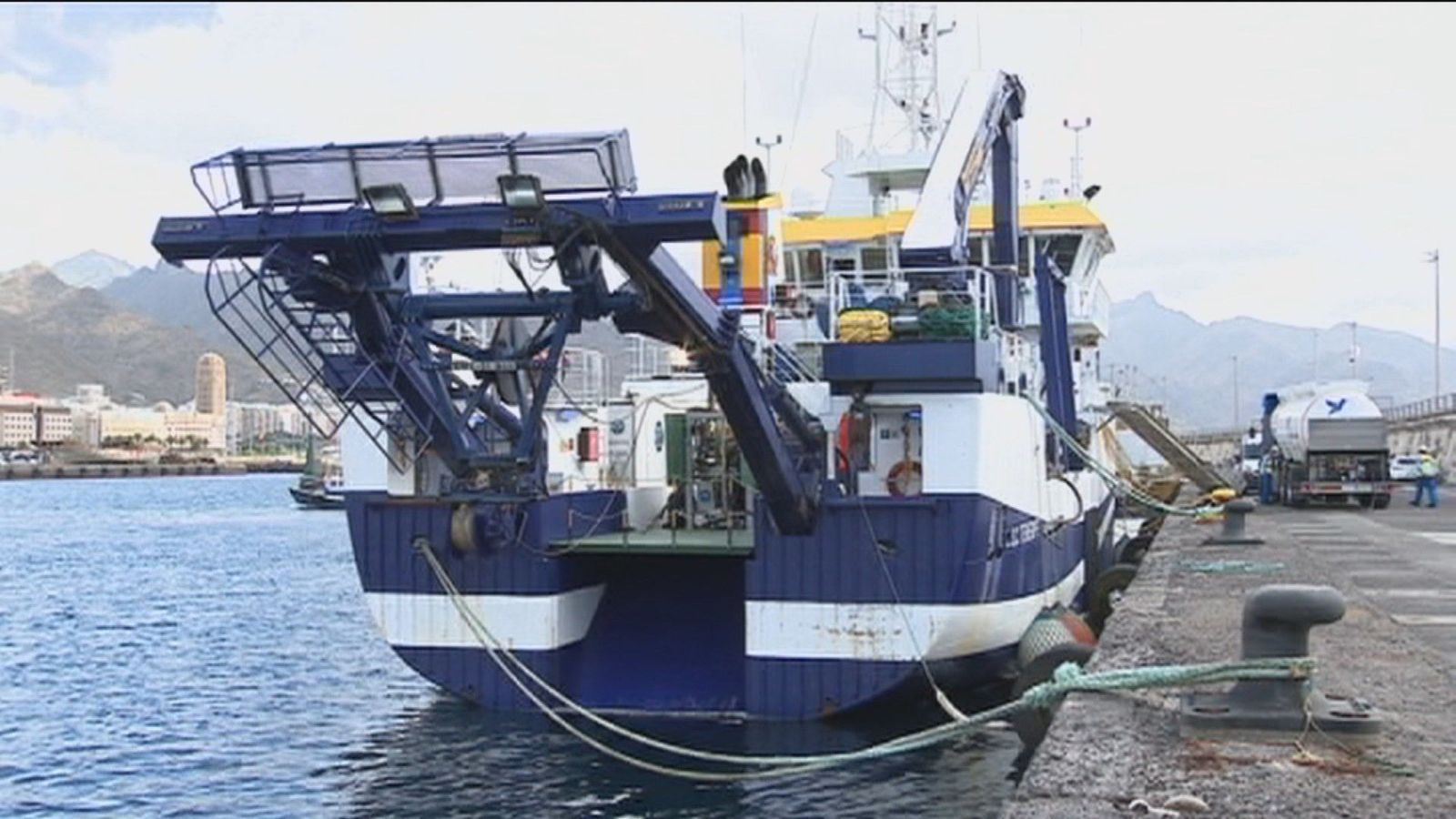 Sigue la búsqueda con sonar de Anna y Olivia frente a la costa de Santa Cruz
