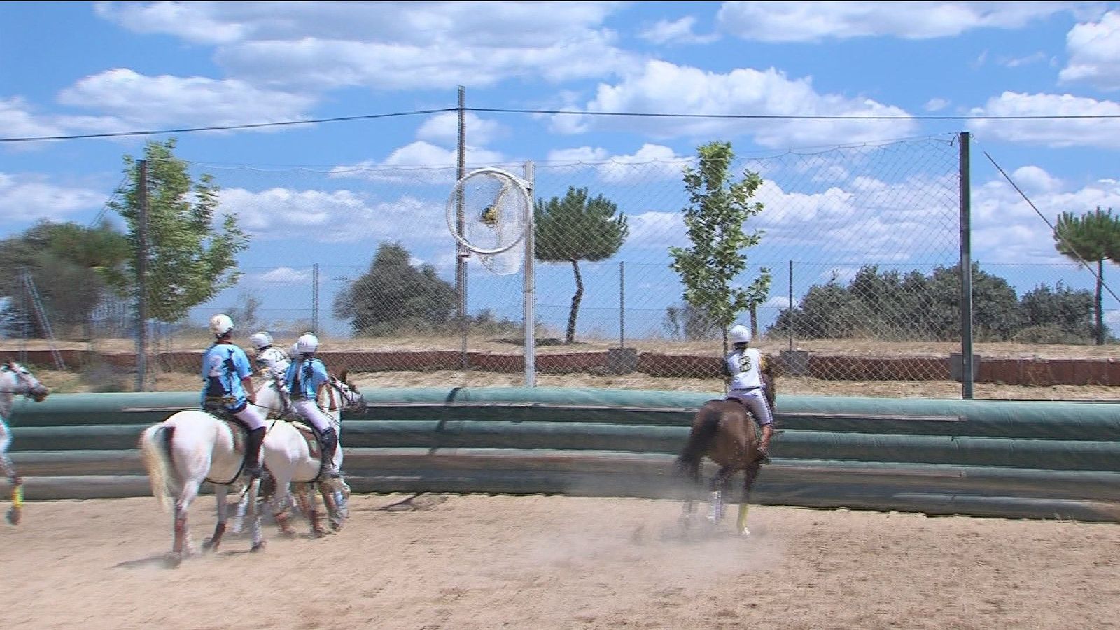 HorseBall, el deporte a caballo que combina baloncesto, rugby y balonmano