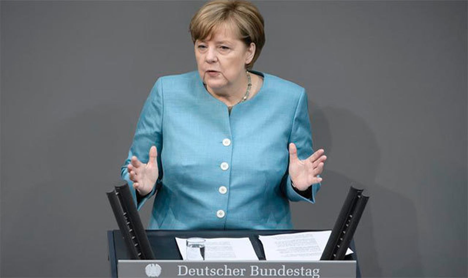 La canciller alemana, Angela Merkel, ante el Bundestag en Berlín