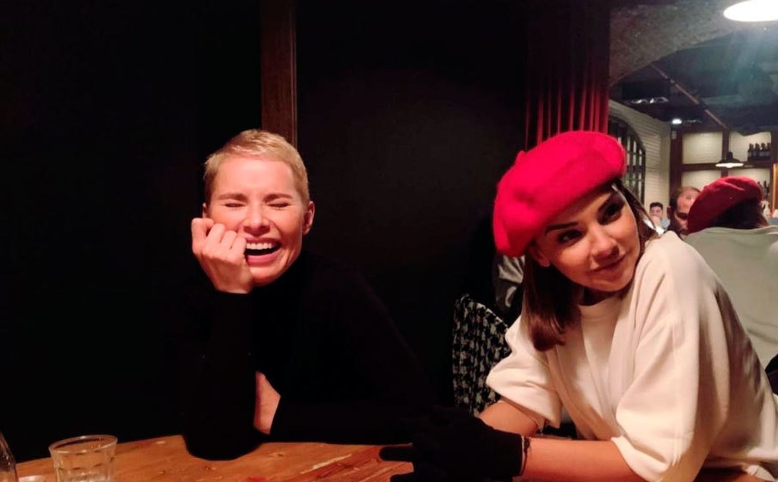 Soraya Arnelas y Chenoa cantan juntas en el single 'Rompecabezas'